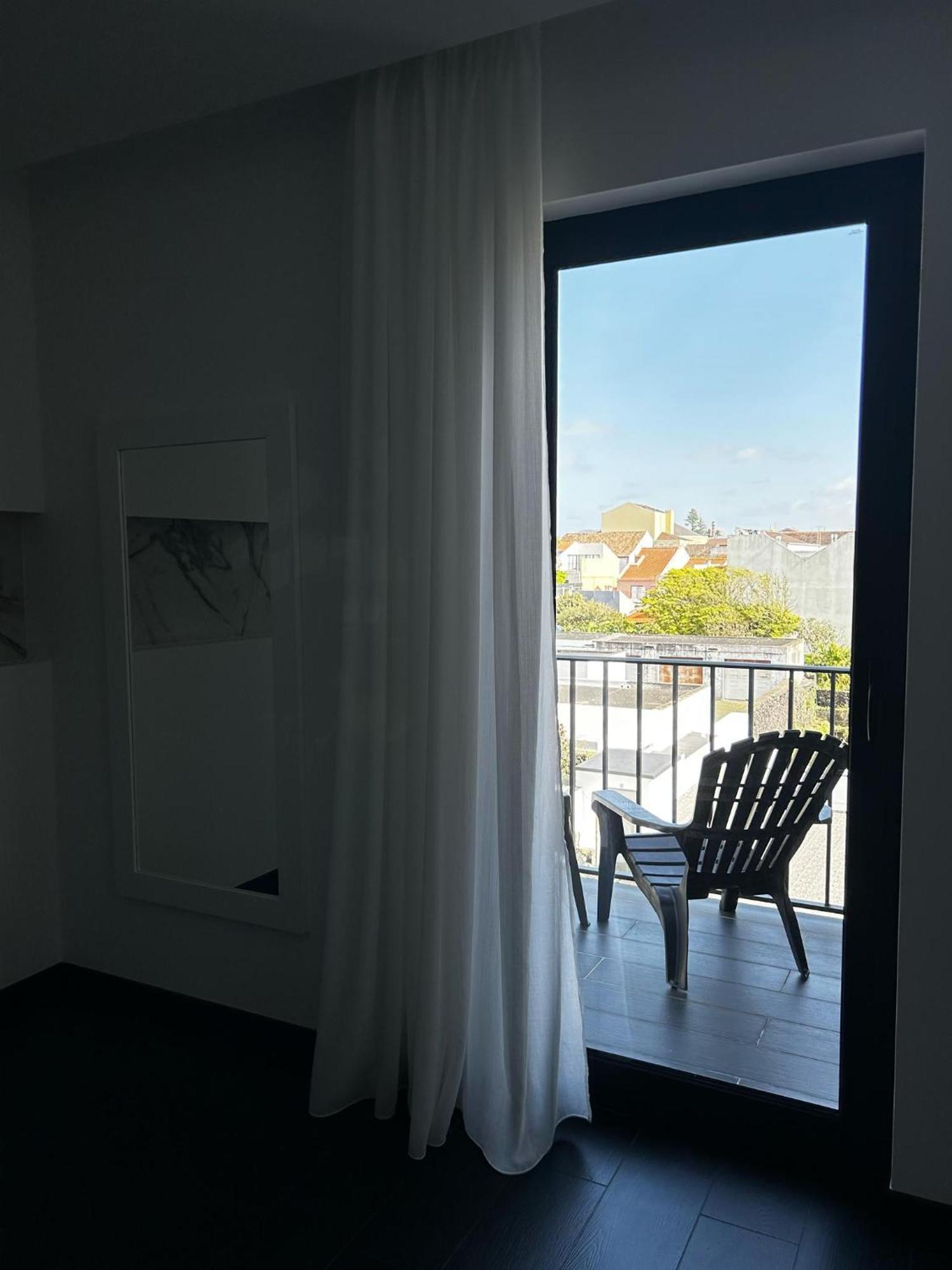 The Rock Hostel 蓬塔德尔加达 外观 照片