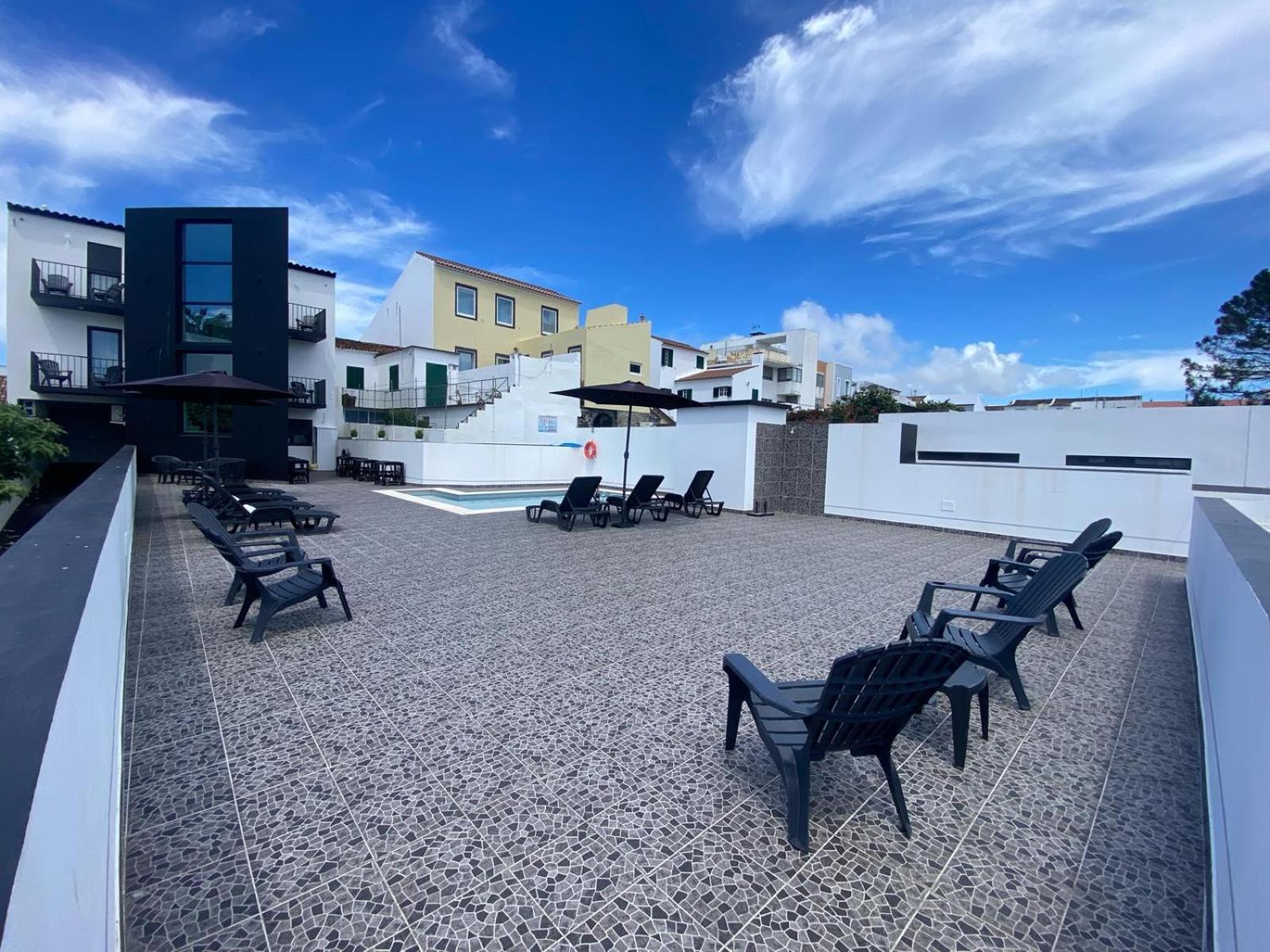 The Rock Hostel 蓬塔德尔加达 外观 照片