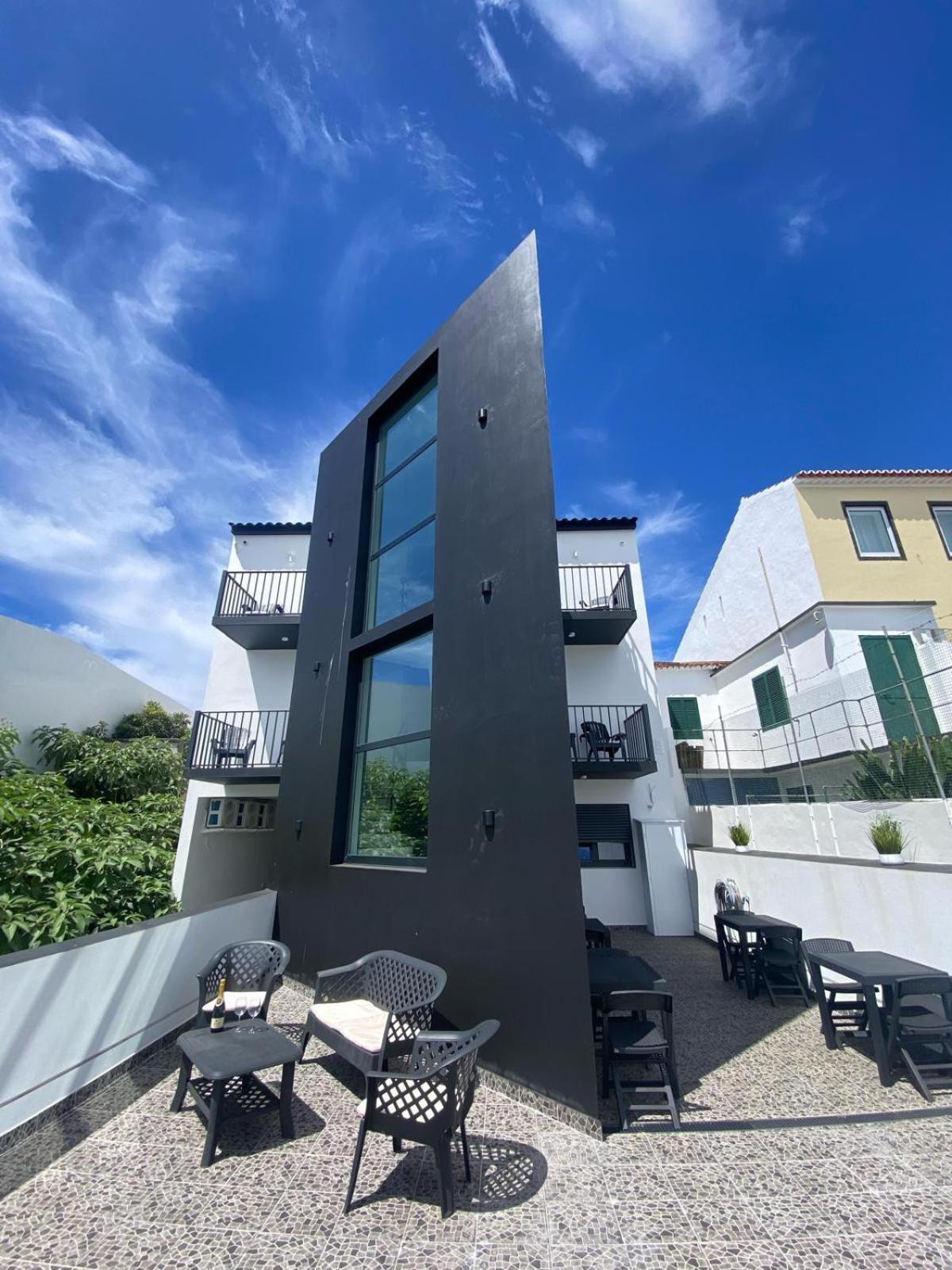 The Rock Hostel 蓬塔德尔加达 外观 照片